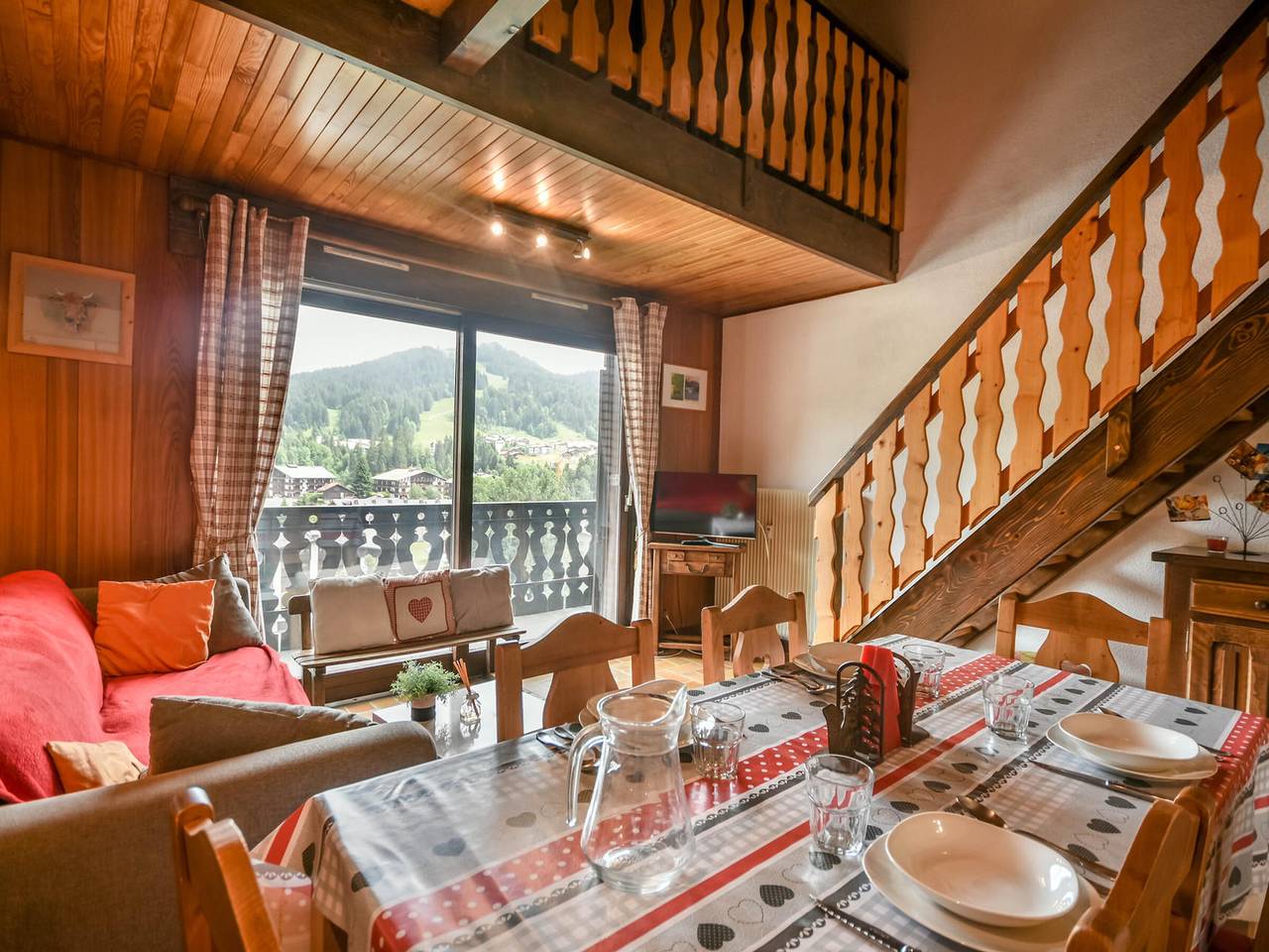 Entire apartment, Cozy duplex for 6-8 people with parking in Les Gets, Les Portes du Soleil