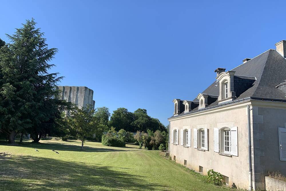 Maison familiale, vue magnifique, grand jardin, proche des châteaux de la Loire in Loches, Région de Loches