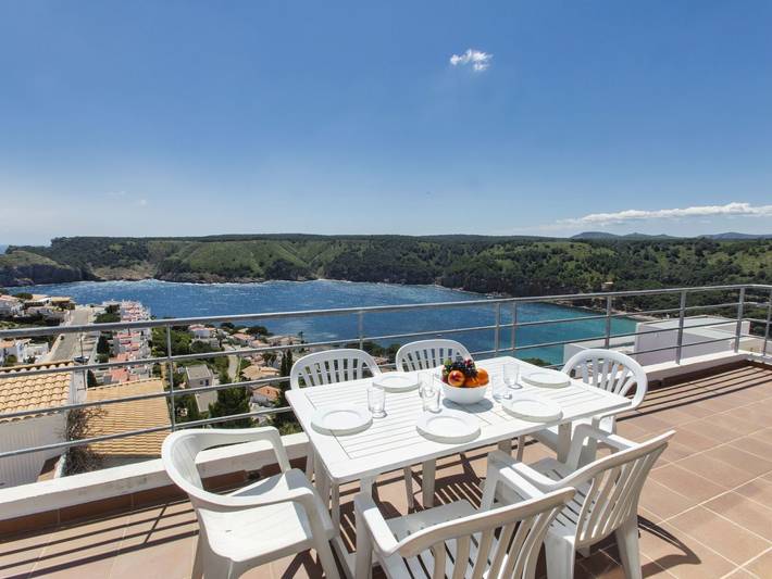 Location de vacances pour 6 personnes, avec vue ainsi que jardin et terrasse à L'Escala - 2