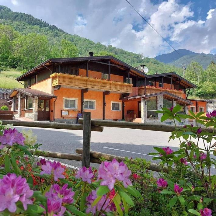 Appartamento per 4 persone, con panorama e giardino, con animali domestici in Vezza d'Oglio