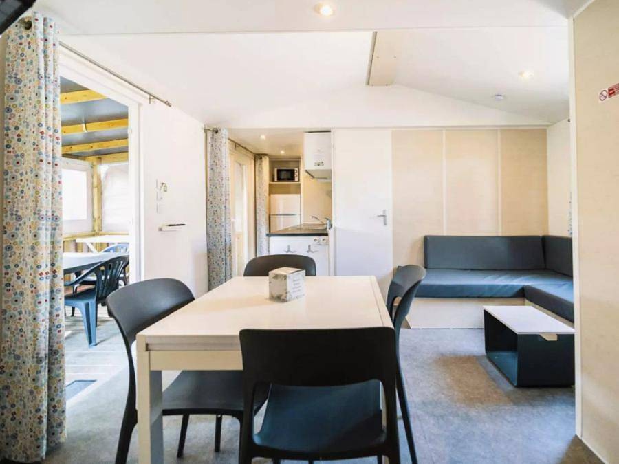 Camping Paradis A La Corniche - Mobilhome 6 personnes - Mobil-home Or 4 Pièces 6 Personnes + Tv in Angoulins, Région de La Rochelle