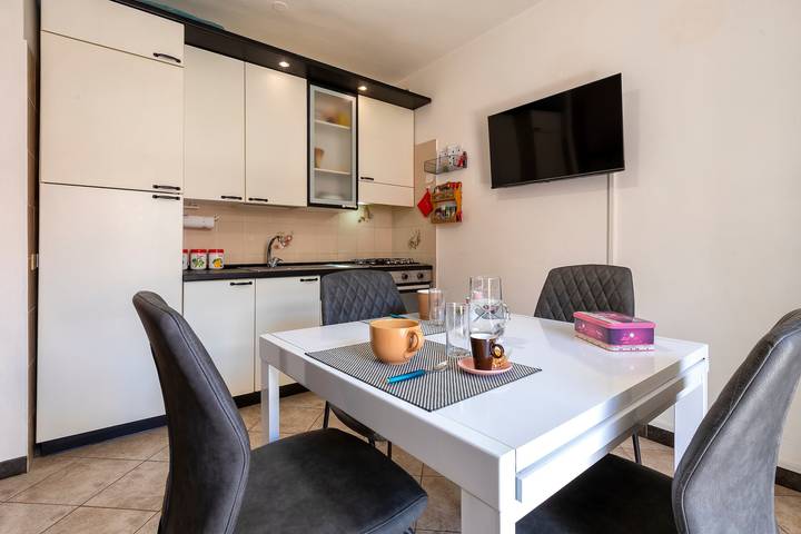 Appartement entier, Maison de vacances 'Casa 'Sole Del Lido'' avec balcon et climatisation in Lido San Giovanni, Alghero