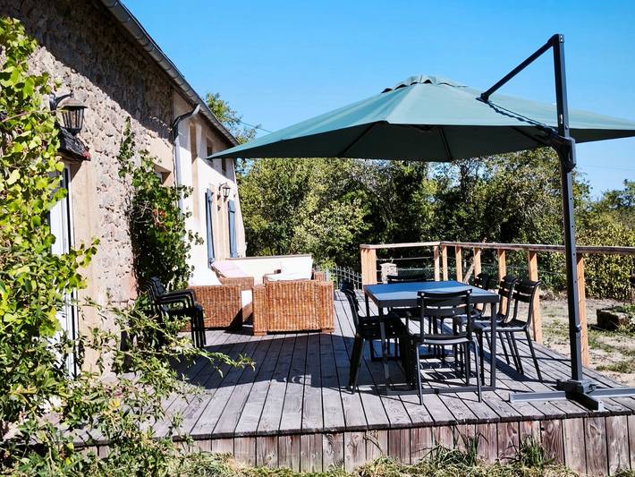 Gîte pour 10 personnes, avec Terrasse dans Lac de Chamboux