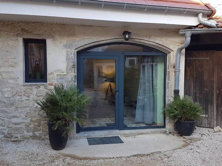 Location de vacances pour 4 personnes, avec Terrasse et Jardin dans Jouhe