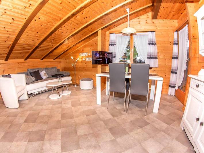 Gîte pour 5 personnes, avec vue ainsi que balcon et jardin à Grächen - 2