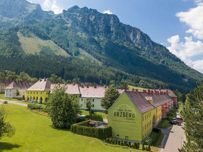 Ferienhaus für 27 Personen, mit Balkon und Terrasse sowie Sauna in Eisenerz