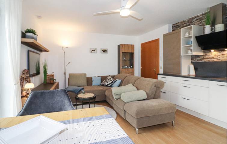 Ganze Ferienwohnung, Gemütliche Ferienwohnung mit WLAN, Küche und Sauna in der Nähe der Drau in Schiefling am See, Klagenfurt-Land