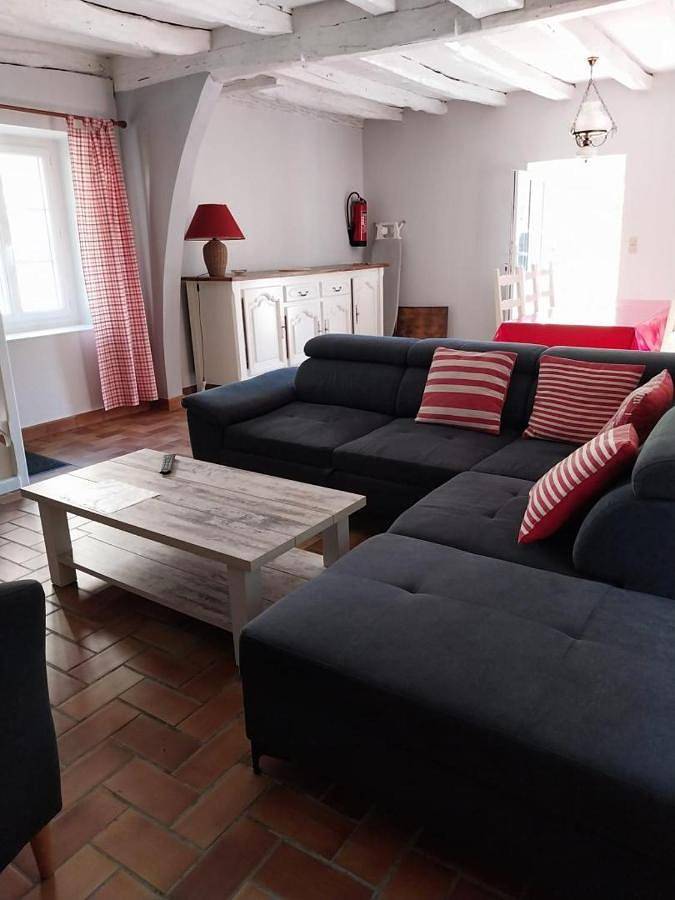 Location de vacances pour 6 personnes, avec jardin à Valdivienne - 3