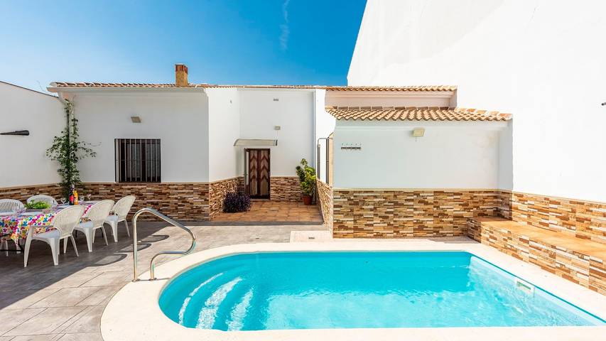 Casa de vacaciones para 10 personas, con Balcón/Terraza y Piscina en Yunquera