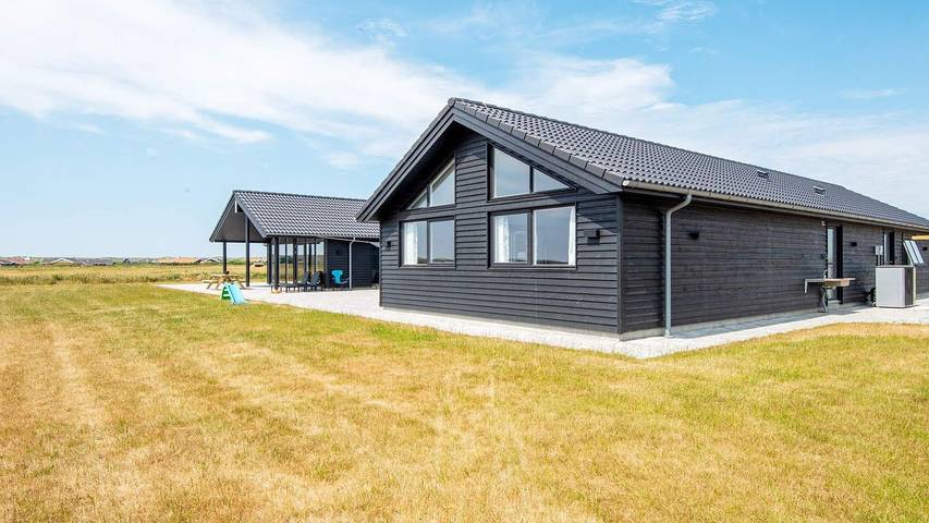 Ferienhaus für 24 Personen, mit Terrasse und Whirlpool sowie Sauna und Pool in Vejlby Klit