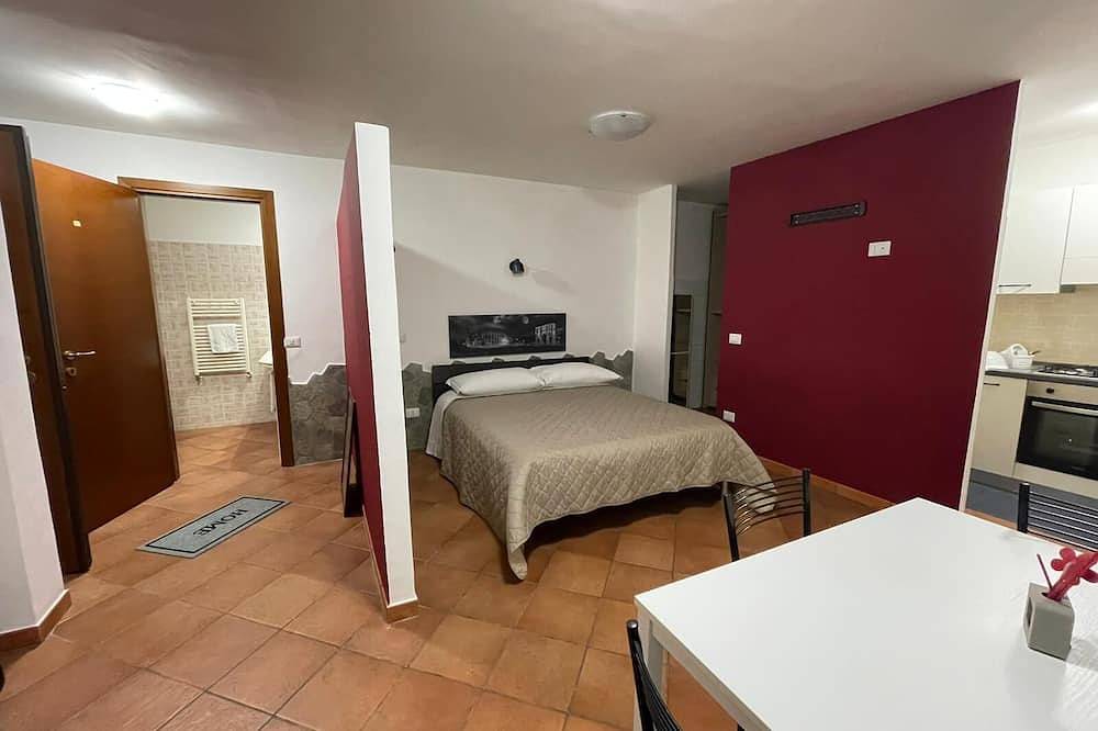 Entire apartment, Studio Apartment Ground Floor Near Airport in Fiumicino, Rome Province