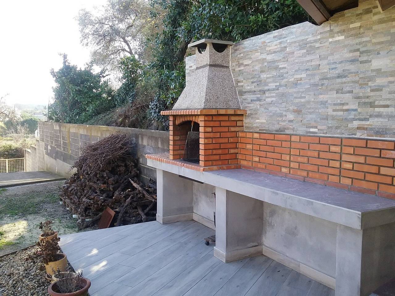 Gîte « Villa Coste » avec piscine partagée, terrasse privée et Wi-Fi in Montagnac, Côte d'Améthyste