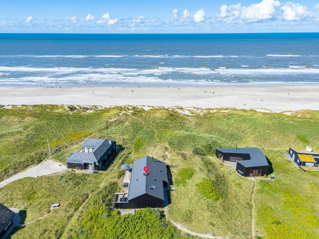 Ferienhaus mit fantastischer Panoramaaussicht nur 50 m vom Meer gelegen in Henne, Varde