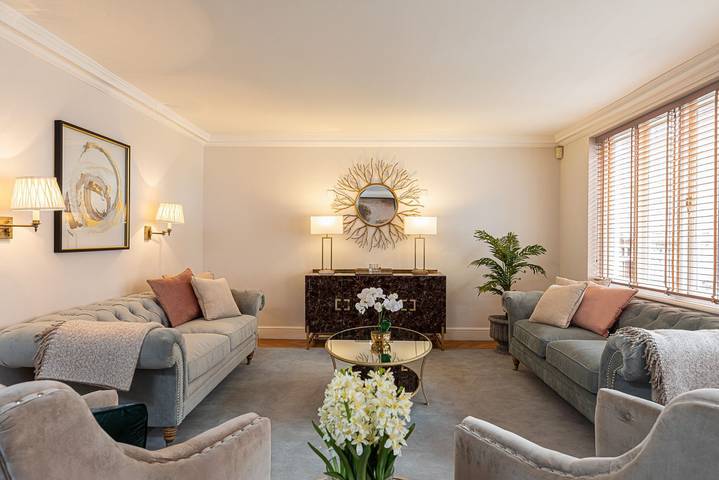 Vacation rental for 12 people, with Balcony/Terrace and Yard in Knightsbridge