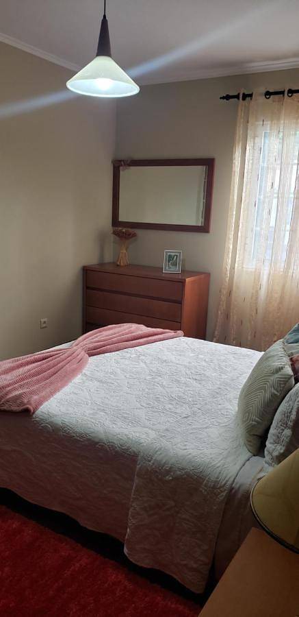 Location de vacances pour 12 personnes, avec vue ainsi que terrasse et vue sur le lac à Povoação - 2