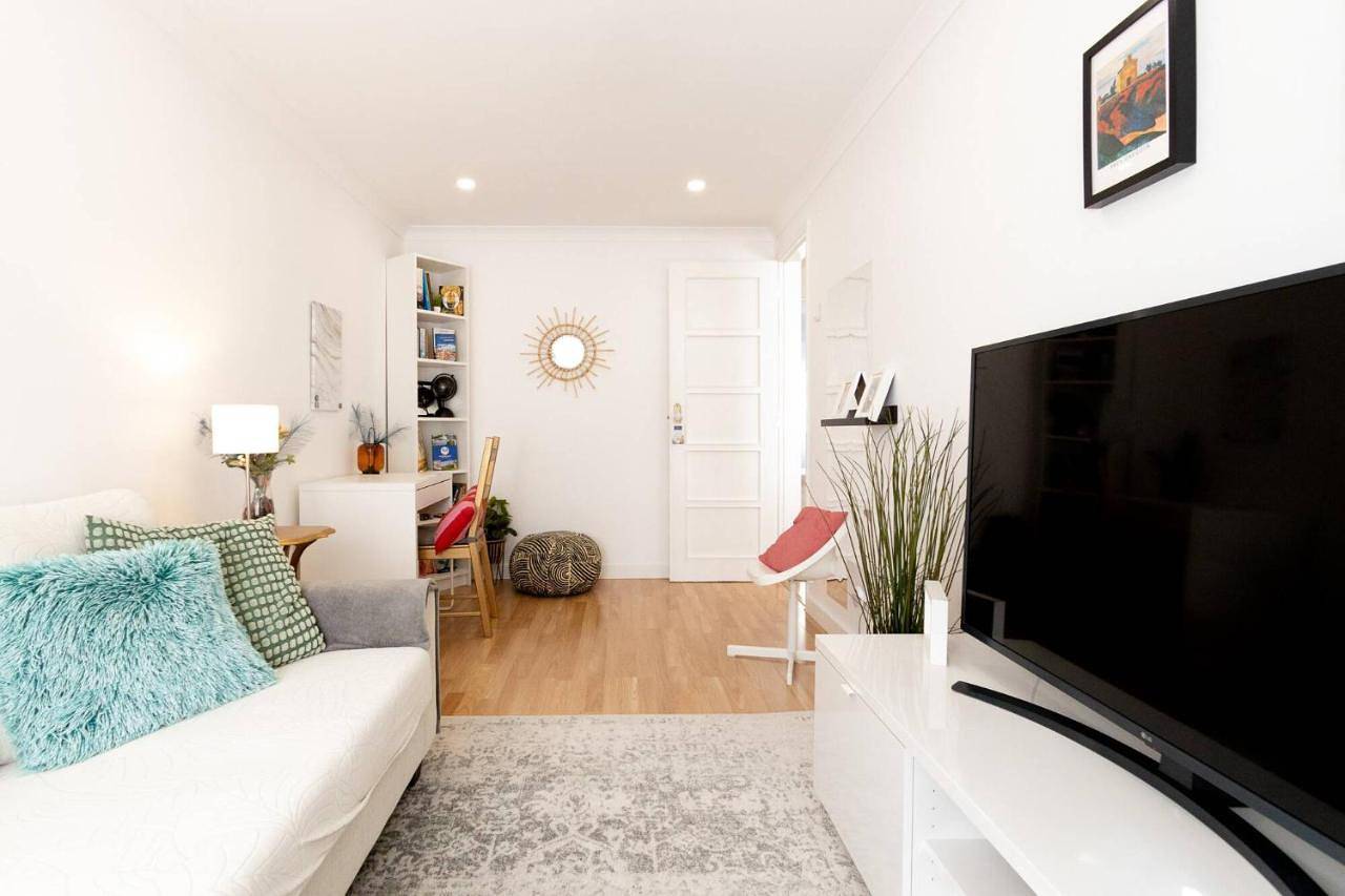 Apartamento entero, Deluxe Two-Bedroom Apartment with Garden View in Benfica, Lisboa
