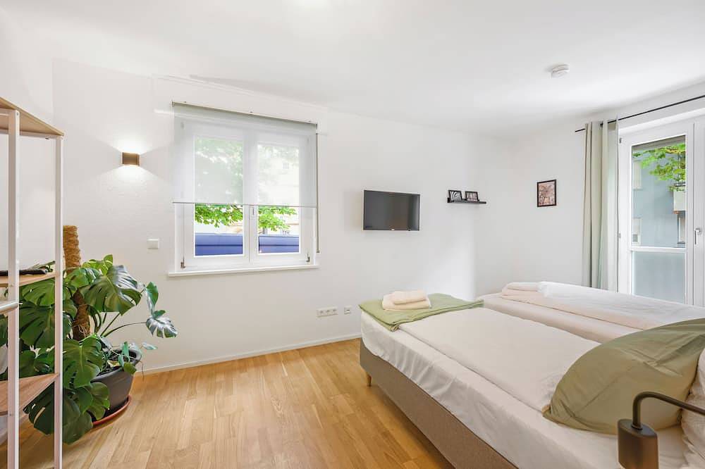 Ganze Wohnung, Moderne Ferienwohnung mit 4 Schlafzimmer in Heilbronn an der Neckarpromenade in Heilbronn, Kurpfalz