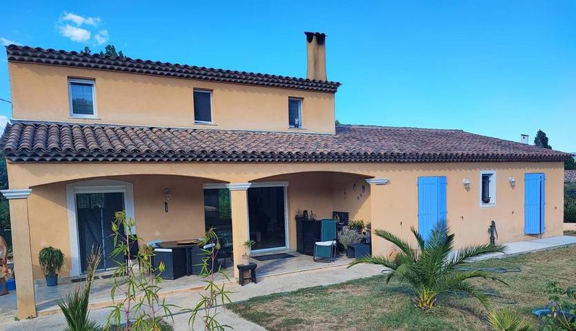 Maison de campagne pour 2 personnes, avec vue ainsi que jardin et piscine à Régusse - 2
