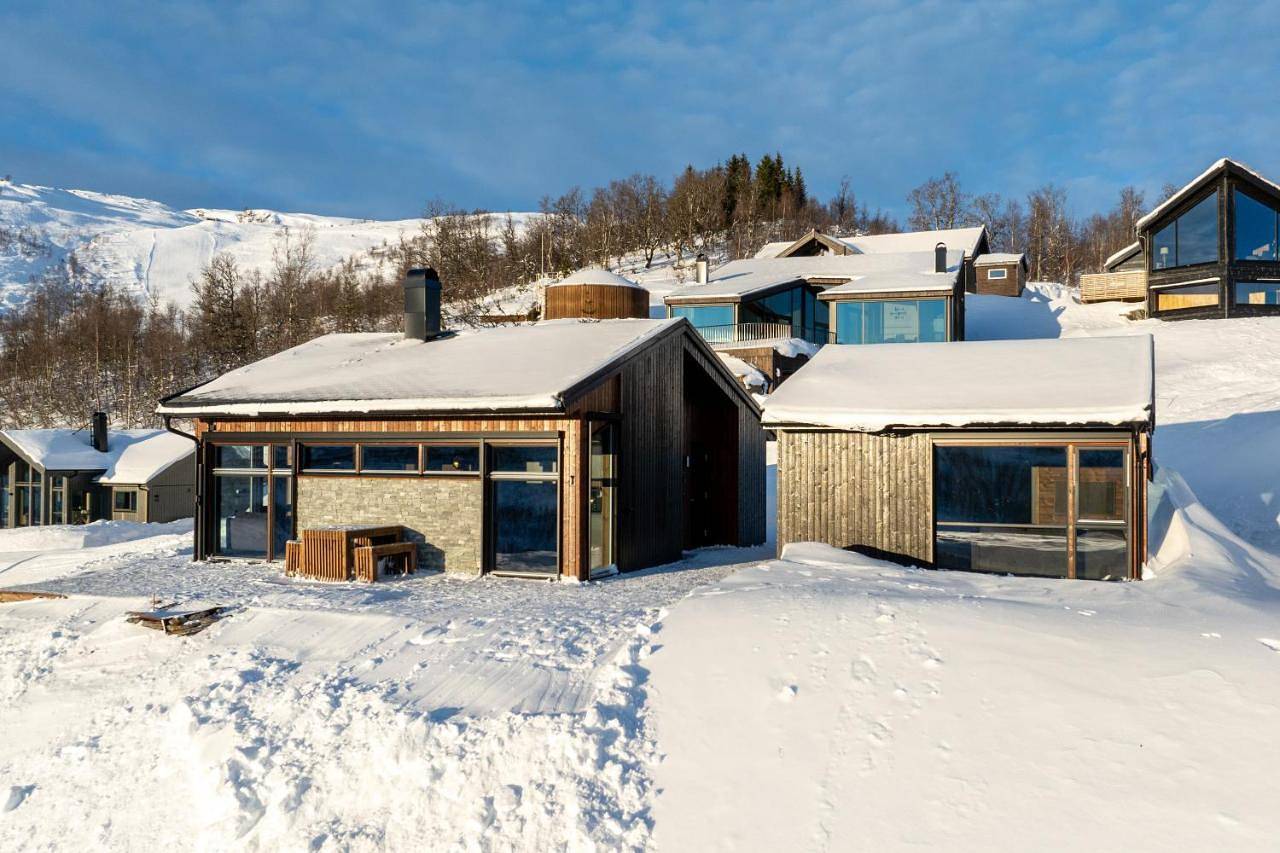 Mountain Cabin with Stunning Views, Extra Space Available in Sogndal 