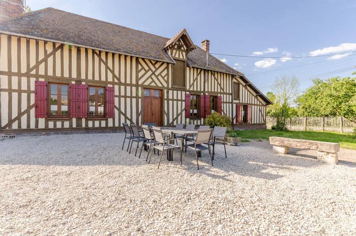 Gîte pour 7 personnes, avec Jardin dans Val-d'Auzon