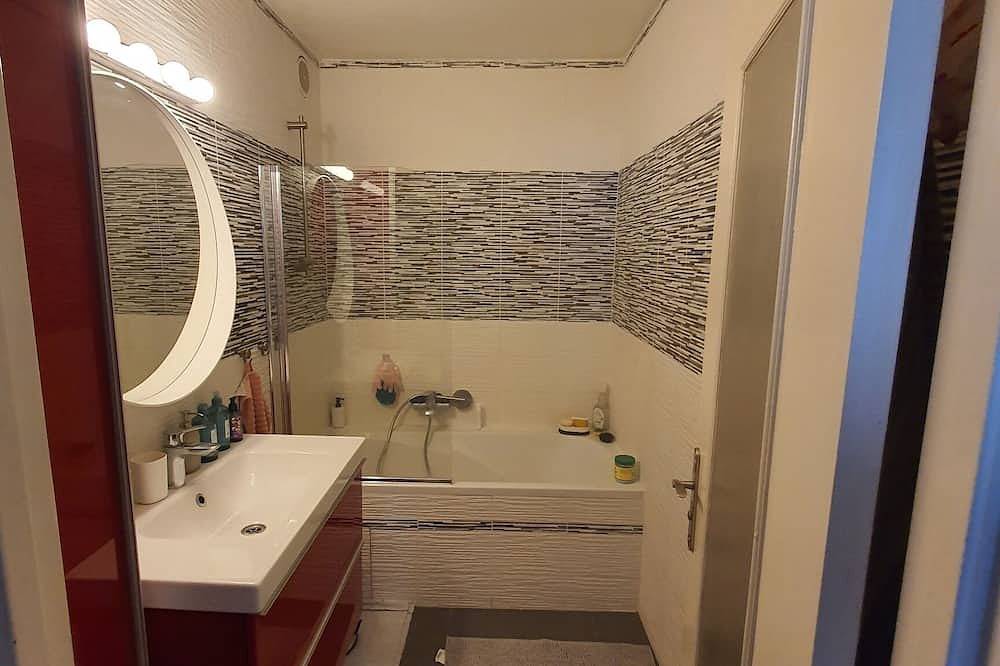 Entire apartment, Elegant Appartement meublé de 3 chambres sur \n81 m² Champigny-Sur-Marne. in Champigny-sur-Marne, Val-de-Marne