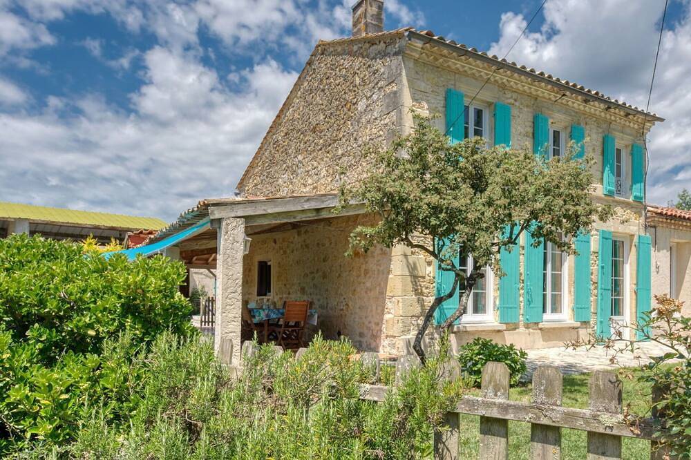 Maravillosa casa de vacaciones privada con Wifi, Tv, terraza, mascotas permitida y aparcamiento in Naujac-sur-Mer, Lesparre-Médoc region