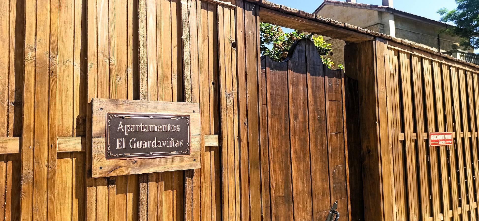 Ganze Wohnung, Apartment 'El Guardaviñas El Mirador De Ruth' mit Bergblick, privater Terrasse und Wlan in Ábalos, La Rioja Provinz