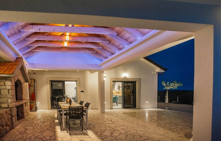 Reizende 2-Zimmer-Wohnung mit Pool, Terrasse und in der Nähe des Flusses Ričina in Imotski, Makarska Riviera
