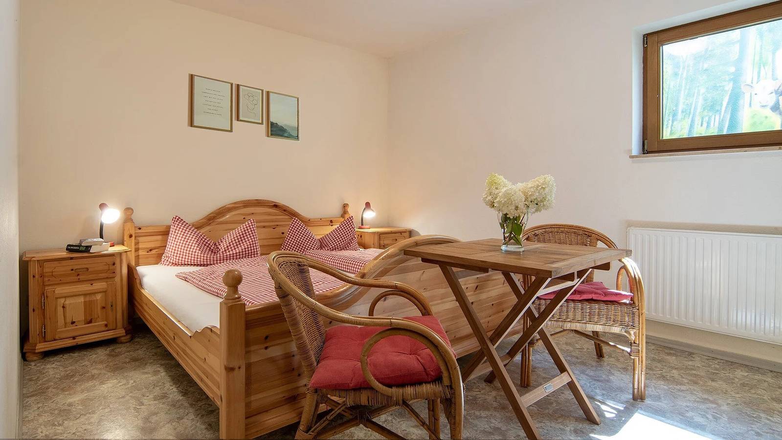 Ganze Wohnung, Ferienwohnung 'Wiesengrund' mit Bergblick, privater Terrasse und Wi-Fi in Oppenau, Mittlerer Schwarzwald