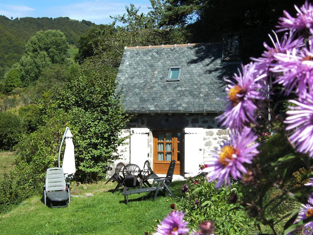 Micro gîte insolite entre Aurillac et le Puy Mary in Mandailles-Saint-Julien, Région d'Aurillac