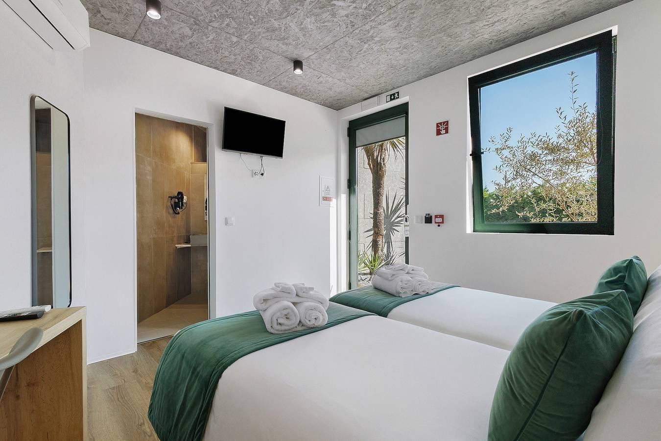 'Quarto Duplo Ua09' com Piscina Partilhada, Wi-Fi e Ar Condicionado in Braga, Distrito de Braga