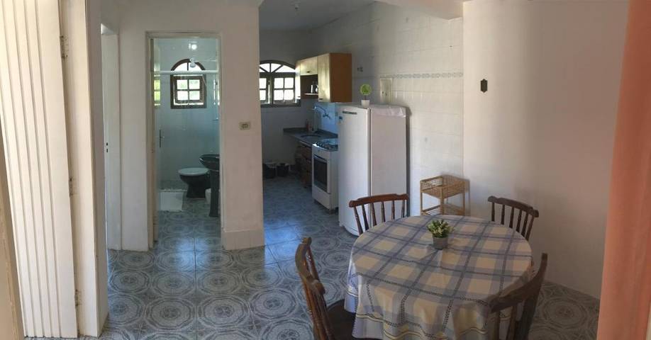 Casas e apartamentos de temporada para 4 pessoas, com vista e balcão em Ubatuba