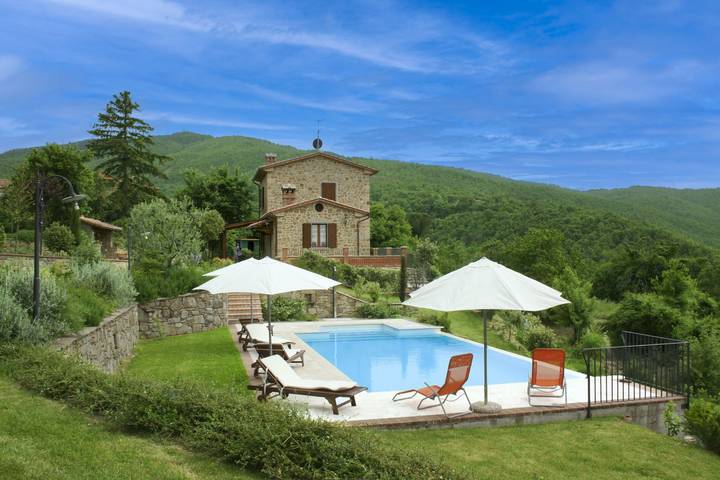Vakantiehuis voor 6 personen, with Terras and Tuin as well as Zwembad in Cortona