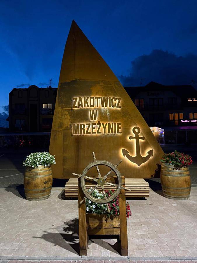 Domki Promyk in Mrzeżyno, Powiat gryficki