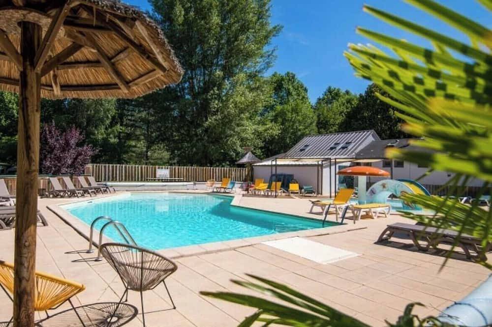 Zecamping 3 étoiles familial piscine chauffée pet friendly tente 30m2 in Florac-Trois-Rivières, Cévennes