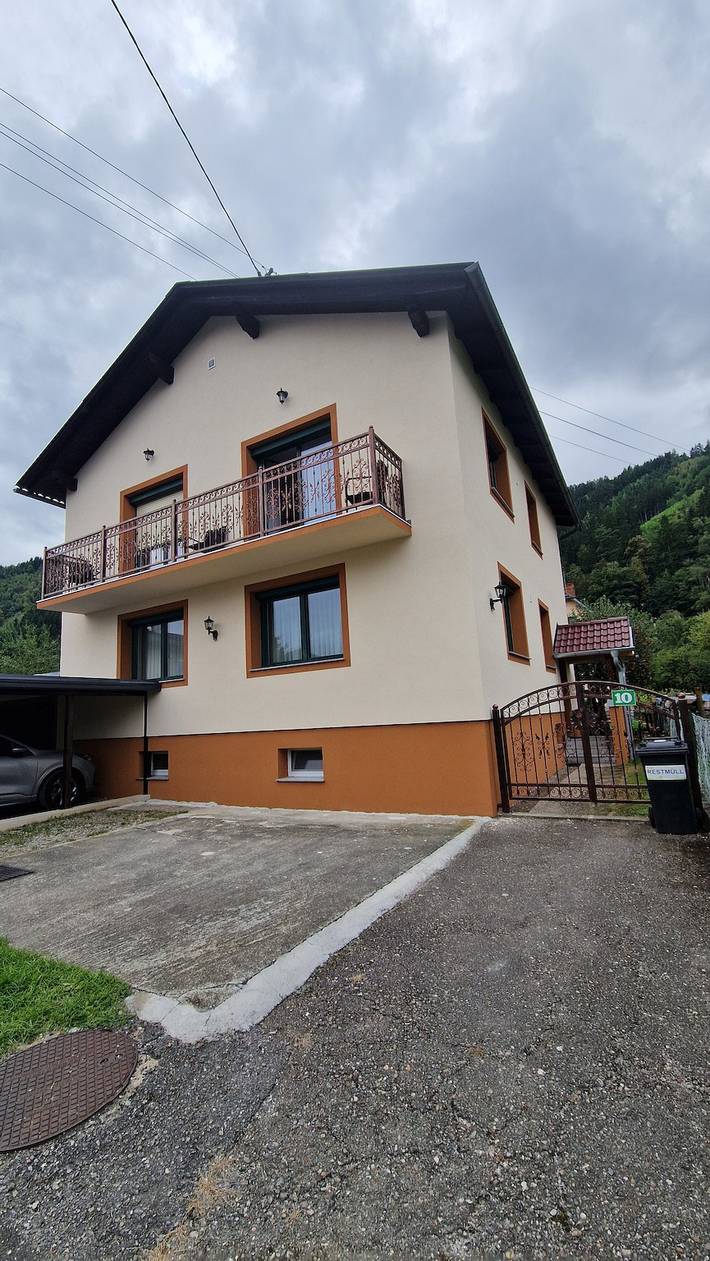 Ferienwohnung für 7 Personen, mit Balkon und Garten