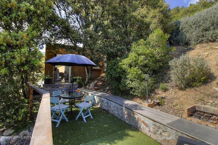Gîte pour 2 personnes, avec Terrasse ainsi que Jardin et Vue
