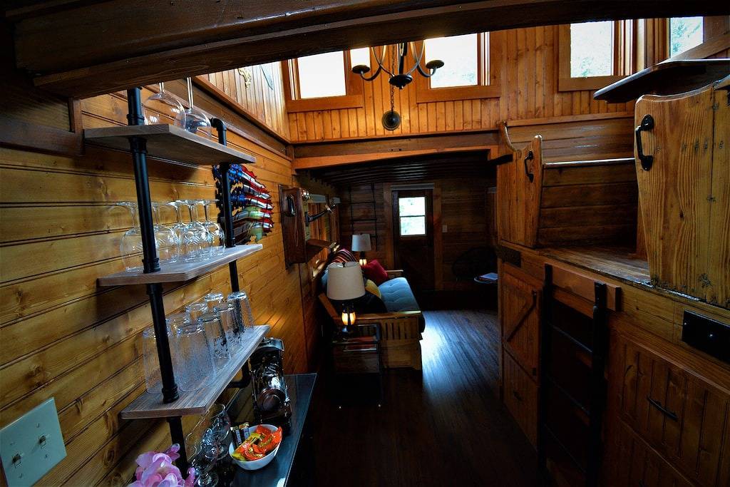 Stunning 1927 Historic Rr Caboose X61 Train car with Master Suite Sleeps 4 in Saluda, Polk County NC