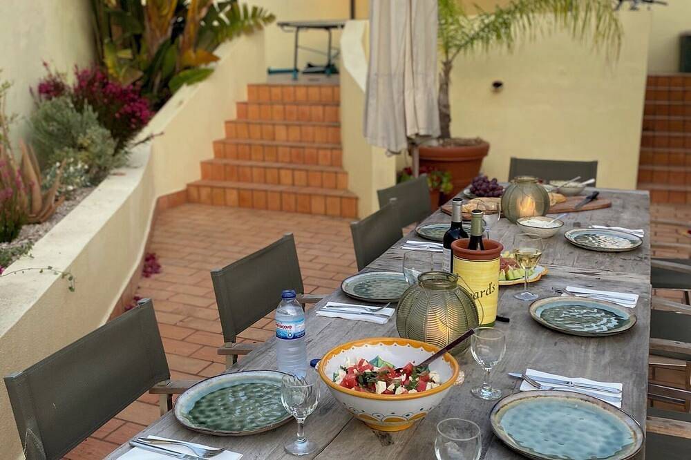 Beachvilla with private pool & seaview at prime location in Ferragudo Village. in Ferragudo, Faro Distrikt