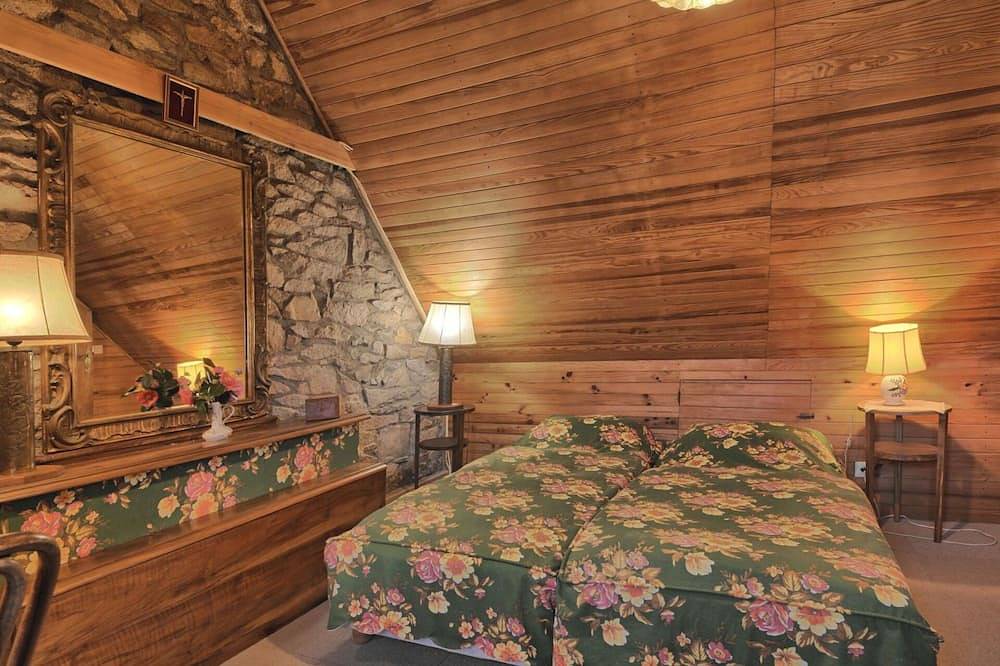 Atemberaubendes alleinstehendes Ferienhaus mit  W-Lan, Tv, Innenhof und Haustiere erlaubt in Île-Grande, Pleumeur-Bodou