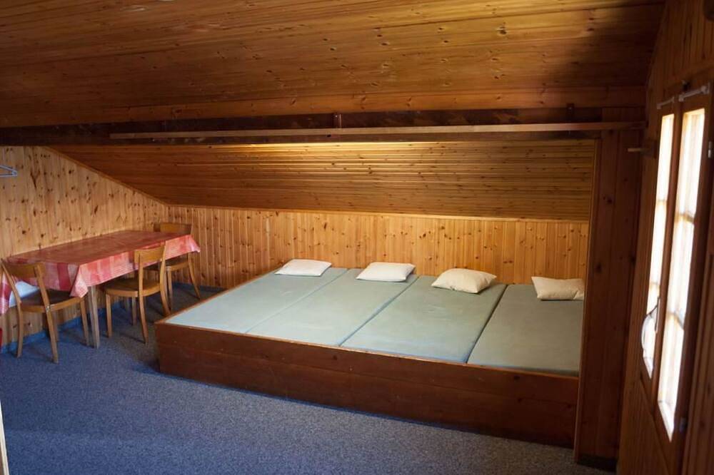 Appartement entier, Gruppenhaus Walliser Alpstyle 2. Stock in Rosswald, Brig