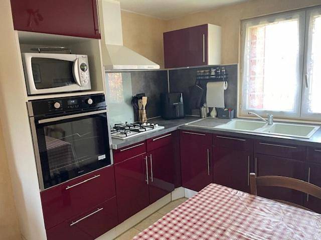 Location de vacances pour 6 personnes, avec terrasse à Saint-Laurent-des-Hommes