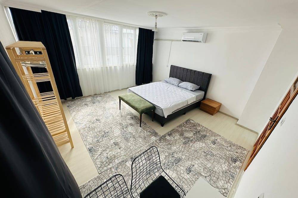 Ganze Wohnung, Spacious 3-bedroom condo in fabulous Antalya with Ac, Wifi in Antalya, Provinz Antalya