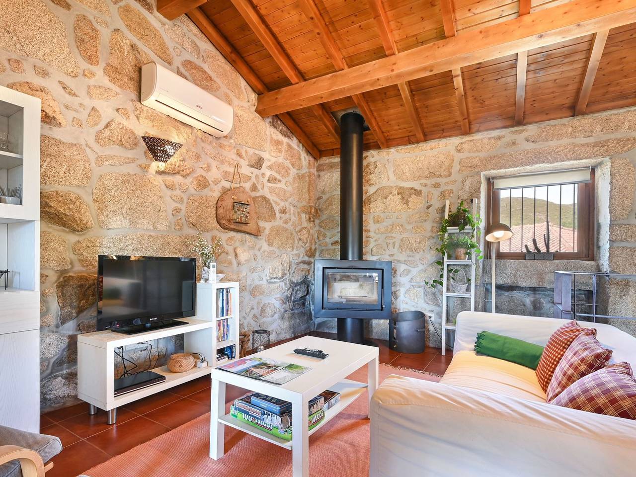 Casas das Olas 2 - Großartige Aussicht, 2 Pools, idealer Ort zum Entspannen und in São Jorge e Ermelo, Distrito de Viana do Castelo
