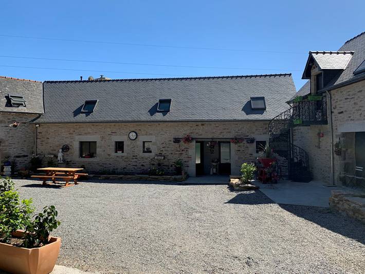 Gîte pour 4 personnes, avec terrasse et jardin