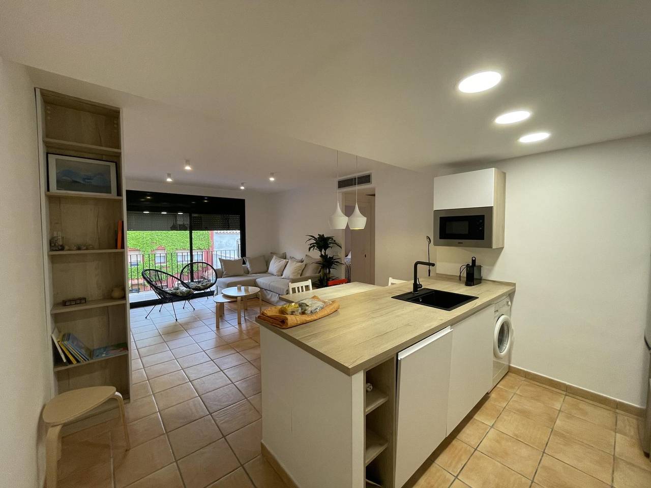 Entire apartment, Central Begur Apartment: Pool, Parking & Pet-Friendly Retreat in Begur Centre, Begur