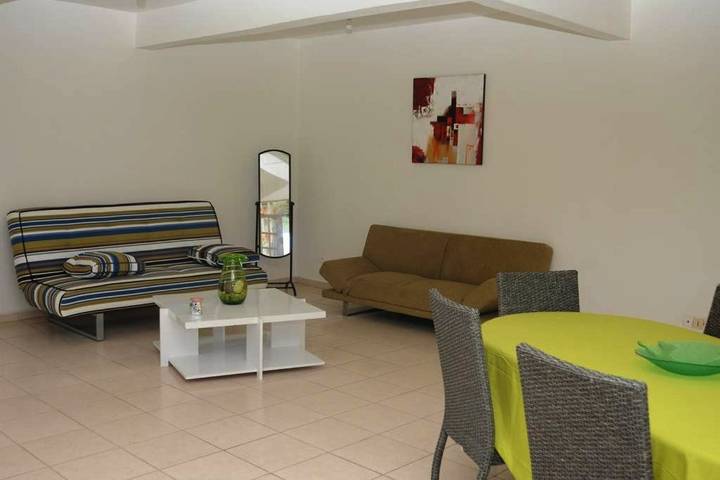 Gîte pour 8 personnes, avec terrasse, animaux acceptés à Gourbeyre - 4