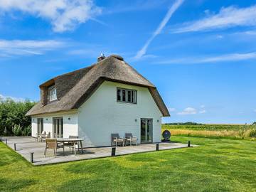Ferienhaus für 6 Personen, mit Terrasse und Sauna sowie Garten auf Eiderstedt