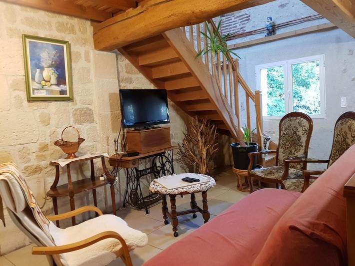 Gîte pour 2 personnes, avec Terrasse ainsi que Jardin et Vue à Passage - 4