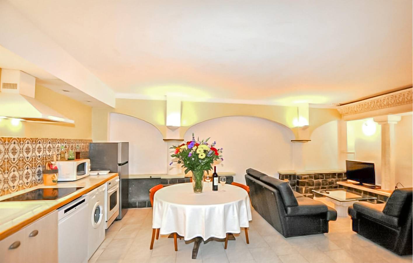 Charmant appartement de deux chambres avec piscine et vue panoramique près de la rivière La Berre in Portel-des-Corbières, Région de Narbonne